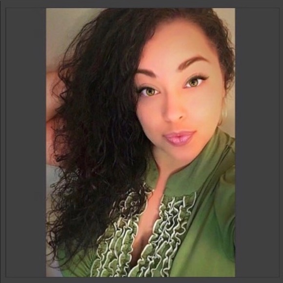 Meet your Posher, Christina - Picture 1 of 1